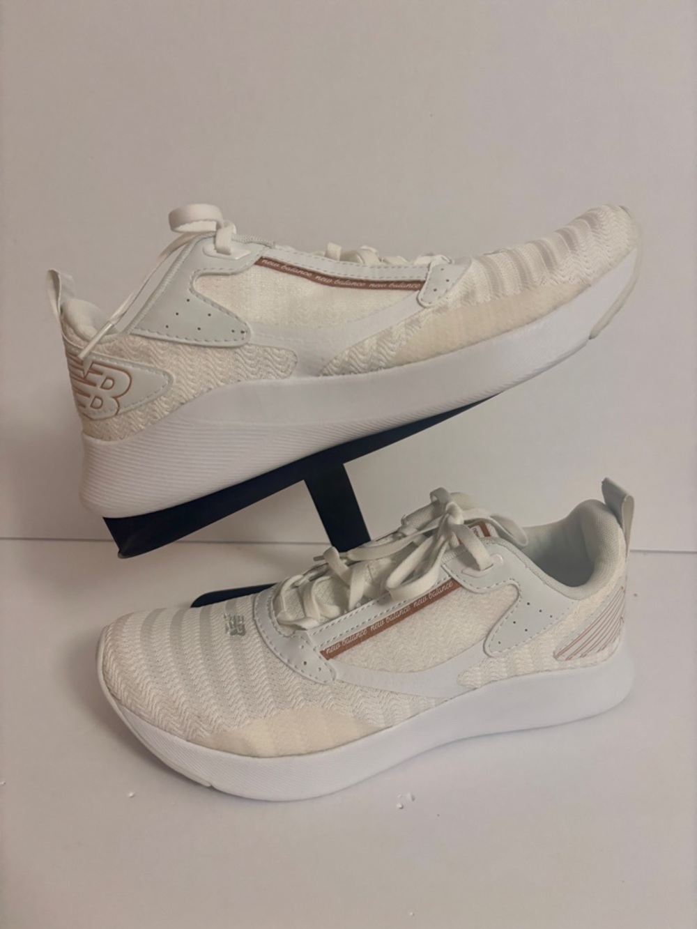 New Balance Women's Beaya sneaker size 9.5